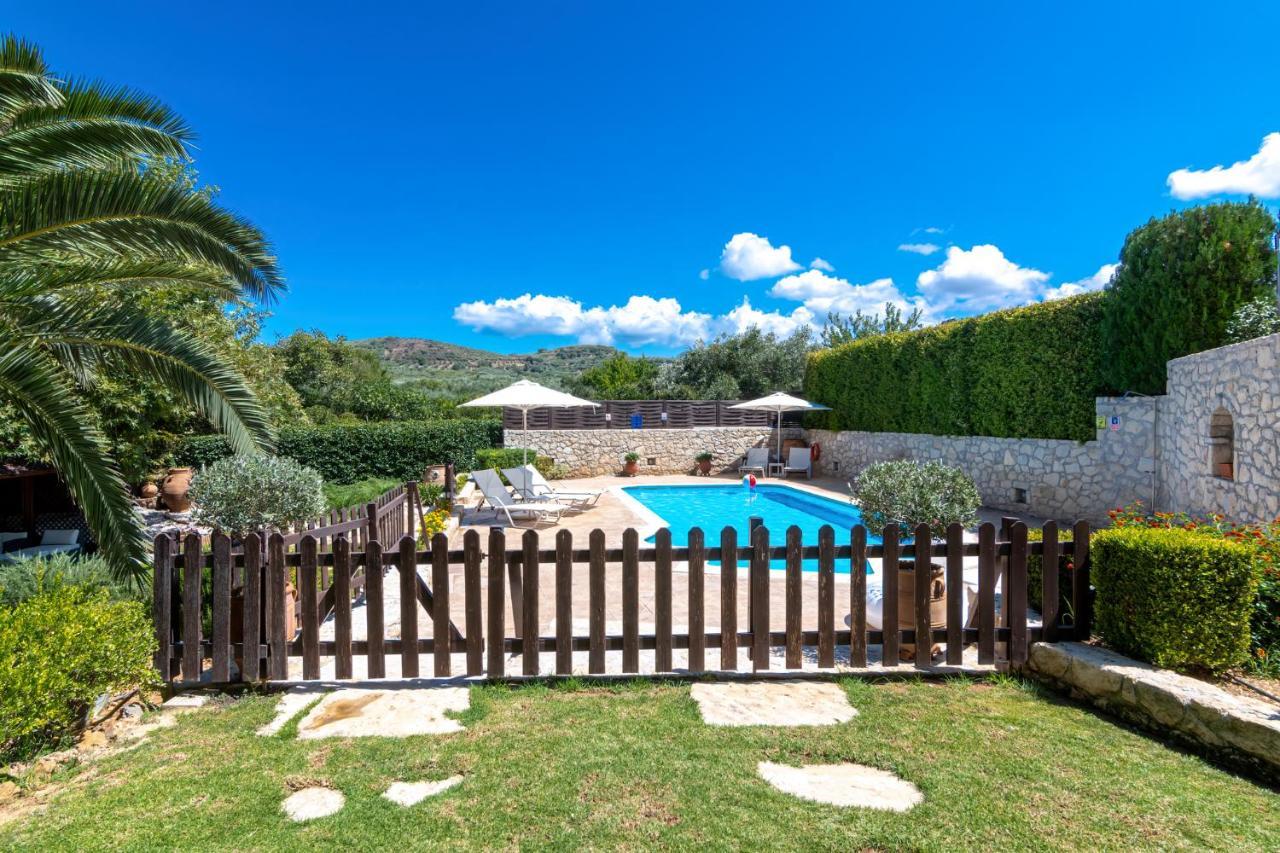 Alia Stone Villa-Ideal For Families-Heated Pool Νοχιά Εξωτερικό φωτογραφία