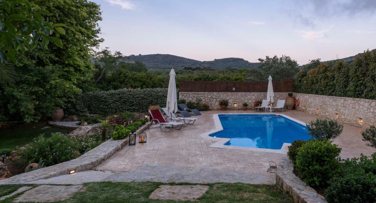 Alia Stone Villa-Ideal For Families-Heated Pool Νοχιά Εξωτερικό φωτογραφία